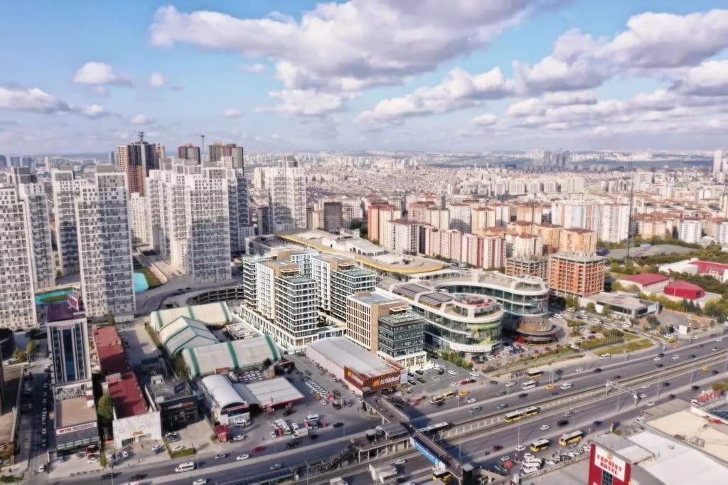 BEYLİKDÜZÜ’NDE GÖL MANZARALI EŞSİZ BİR FIRSAT - 1+1 küçük galeri 20